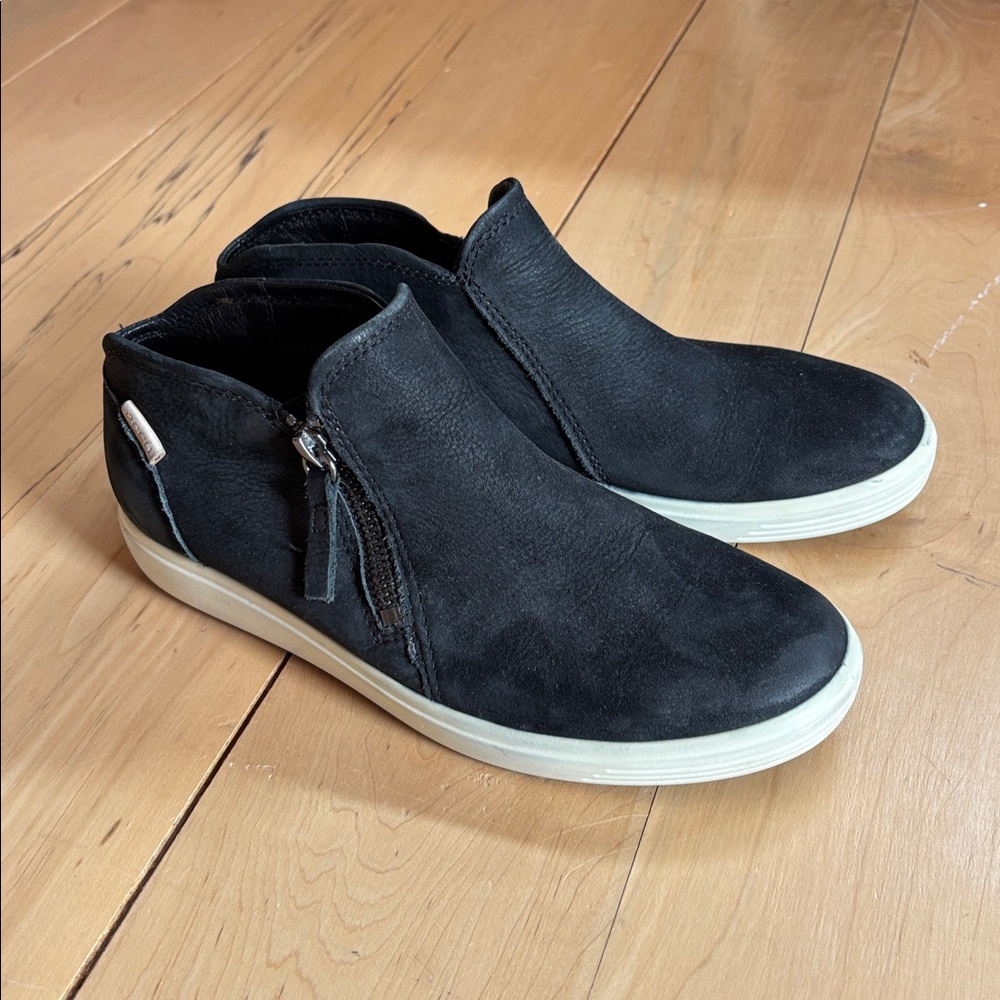 Ecco Black Ankle tennis shoes with White Soles-Reposhing too big for me